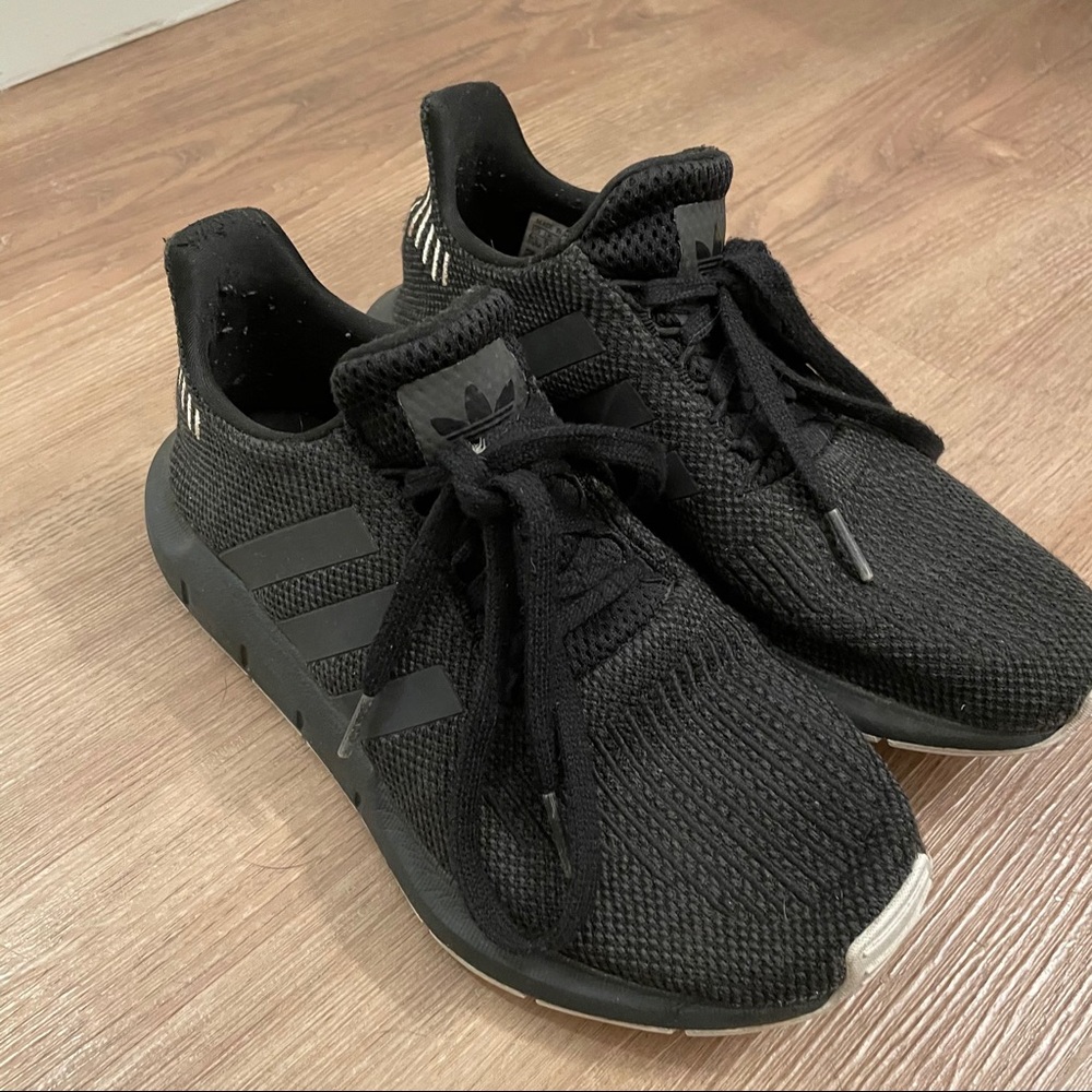 Adidas Run Swift Sneaker